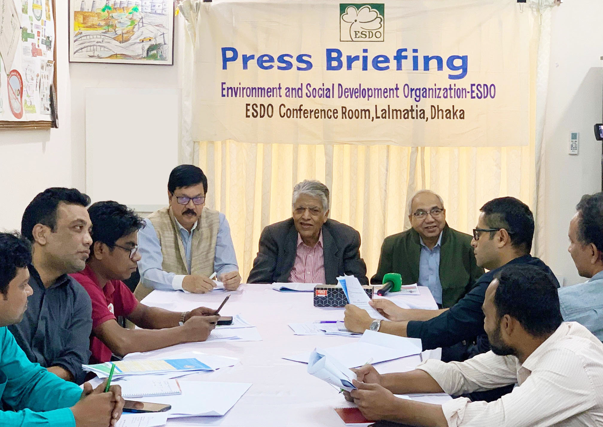 Media Briefing and Report Launching of “Visual Pollution in the City of Dhaka: A Public Health, Environment and Traffic Distraction